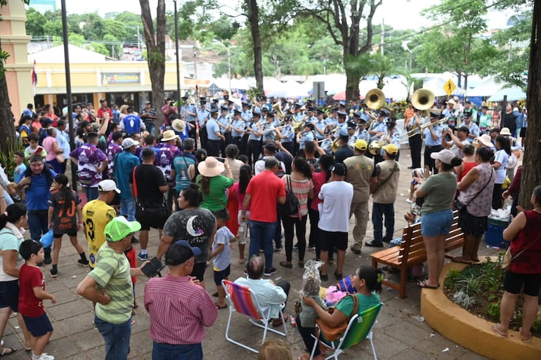 La Banda de Músicos de la Policía Nacional, presente en el Pozo de la Virgen.