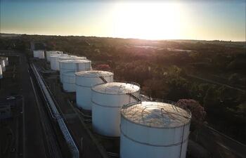 Planta industrial de Copetrol, en San Antonio, con estándares de calidad, salud y seguridad.