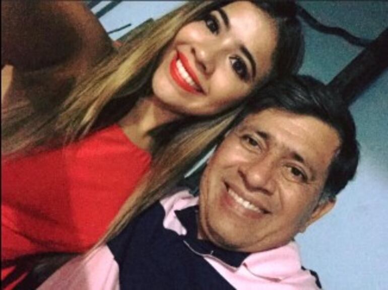 Leslie Alexandra junto a su padre, el exintendente de Lambaré, Armando Gómez.