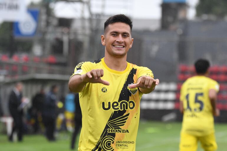 El atacante recoletano, Lucas González lidera la tabla de artilleros del torneo de la División Intermedia, con 9 notaciones. (Foto: APF)