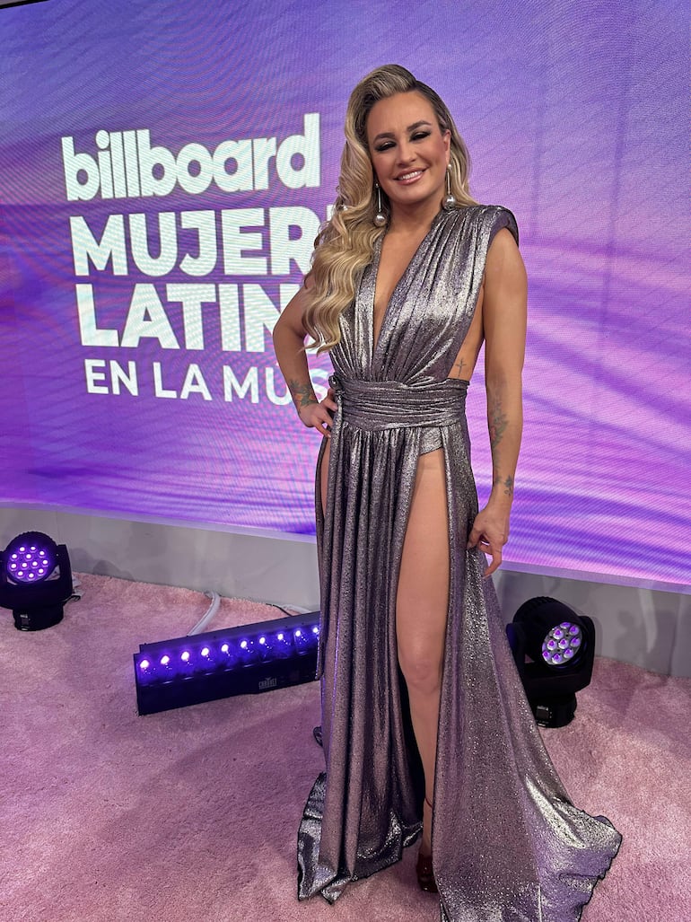 La cantante mexicana María José posa en la alfombra de la segunda edición de la gala de las Mujeres en la Música Latina de Billboard celebrada en Miami, Florida (Estados Unidos). (EFE/Alicia Civita)
