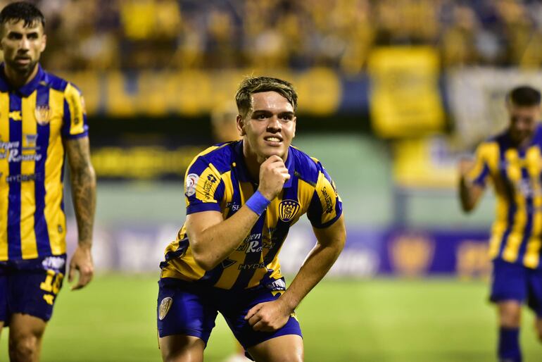 Diego Fernández, de Luqueño, celebrando su gol ante Nacional.