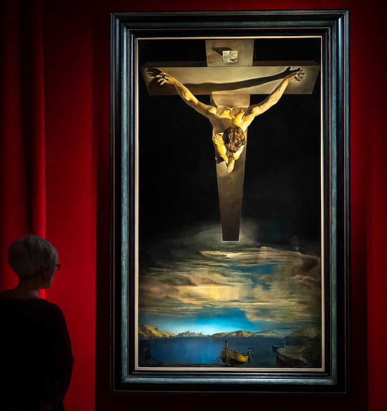 Una de las pinturas más icónicas de Salvador Dalí, 'El Cristo', un óleo sobre lienzo de 1951. Museo Dalí en Figueres (Girona)EFE/David Borrat
