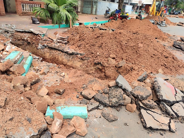 Caacupé: frentistas critican las obras de alcantarillado.