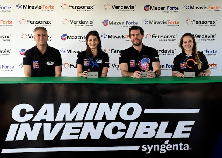 Matías Sueyro,  Almudena Díaz de Vivar, Marcos Martínez y Claudia Guerrero durante la presentación de Syngenta.