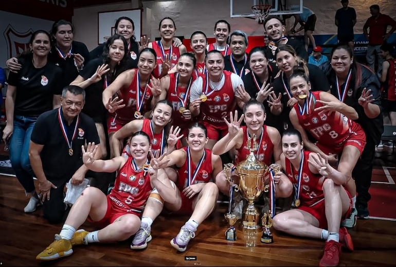 Félix Pérez Cardozo festejó su cuarto título al hilo en el mundo femenino.