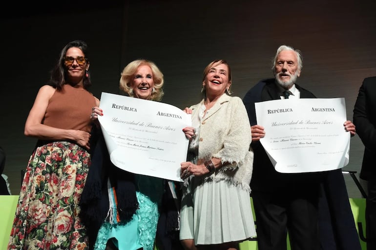 Mirtha Legrand estuvo rodeada de su nieta Juanita Viale y su hija Marcela Tinayre en tan importante acontecimiento. (Instagram/Festival Internacional de Cine de la UBA)