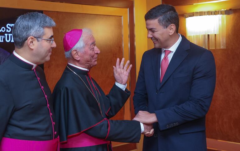 El presidente de la República ya se encuentra en Roma, Italia.