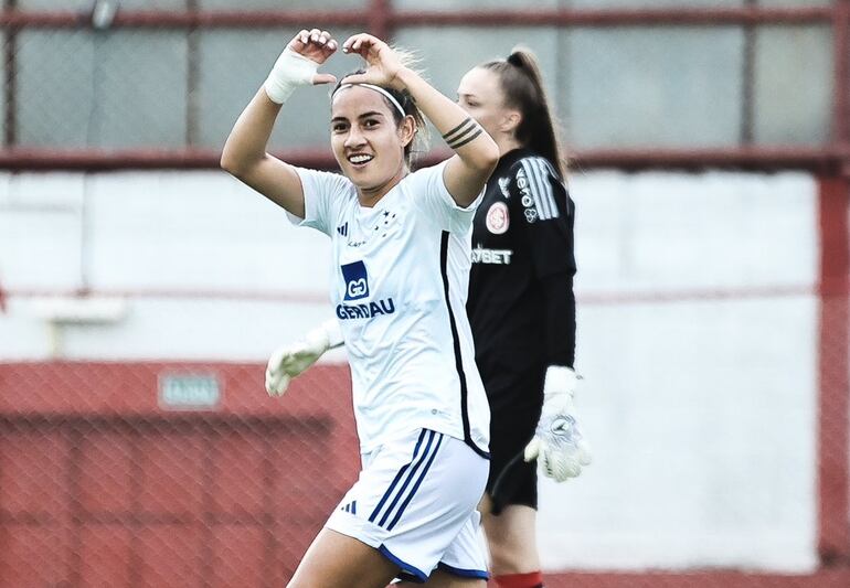 Fabiola Sandoval firmó un doblete para Cruzeiro en Brasil.