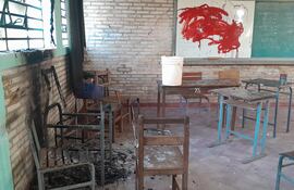 Una de las salas de la escuela y colegio San Agustín del barrio Cerrito de la ciudad de San Antonio atacada y quemada por adictos.