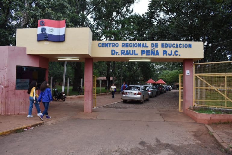 Centro Regional de Educación de Pedro Juan Caballero donde se realiza el examen escrito.