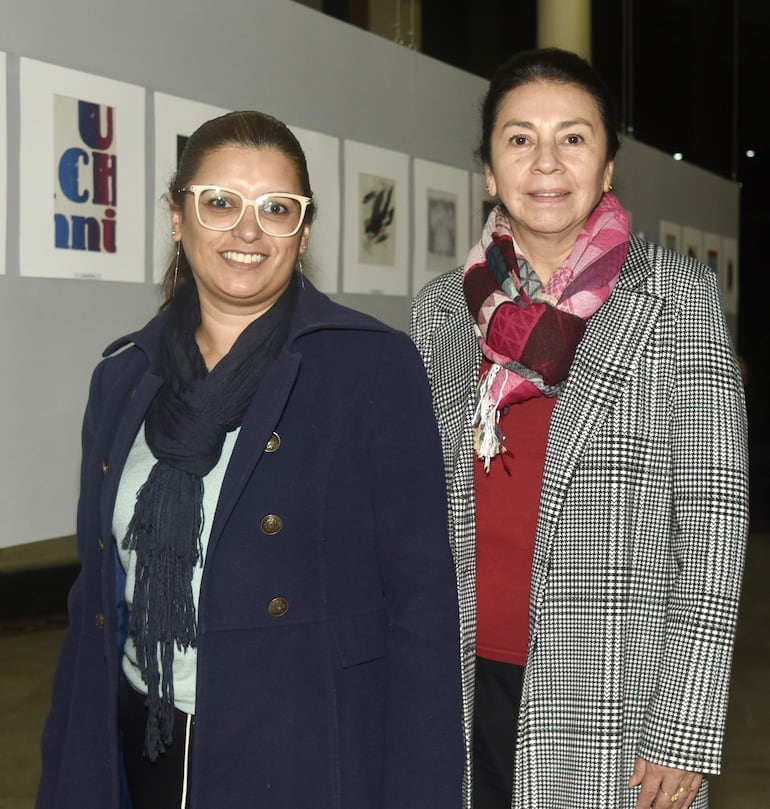 Olga Melgarejo y María Elena Ayala.