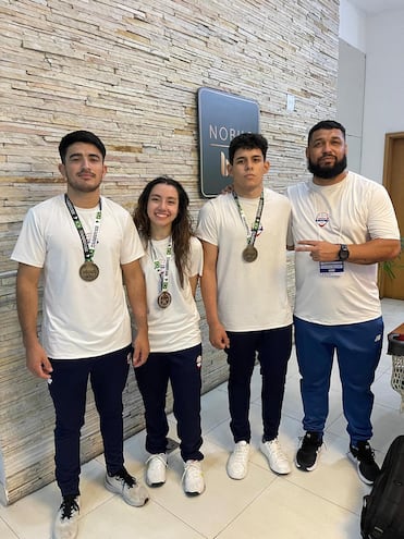 Lisandro Cabrera, Alelí Lobo y Hugo Torres, medallistas en Brasil.