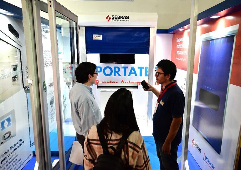 En su stand de Constructecnia, Portatec está presentando las últimas novedades de marcas extranjeras a las que representan.