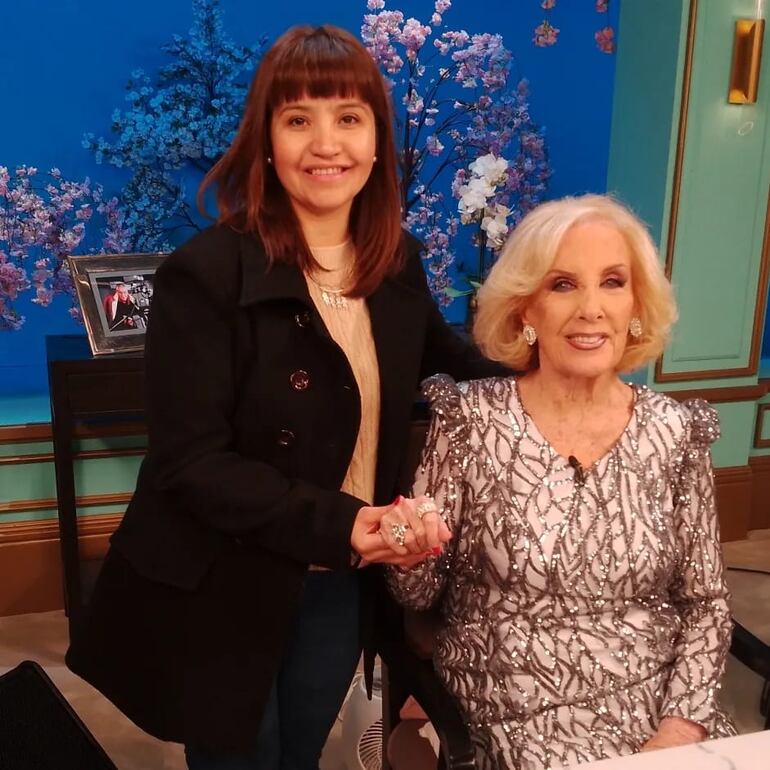 Mirtha Cantero fue recibida con mucho cariño por la icónica conductora argentina Mirtha Legrand. (Gentileza)