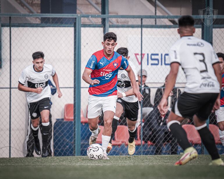 Cerro Porteño y Olimpia disputaron el superclásico de la Categoría Reserva por la sexta fecha del torneo Clausura 2023 del fútbol paraguayo en el estadio Adriano Irala, más conocido con la Ollita, en Asunción, Paraguay.