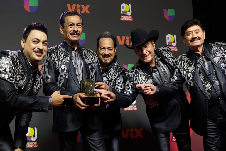 Los integrantes de la agrupación los Tigres del Norte.