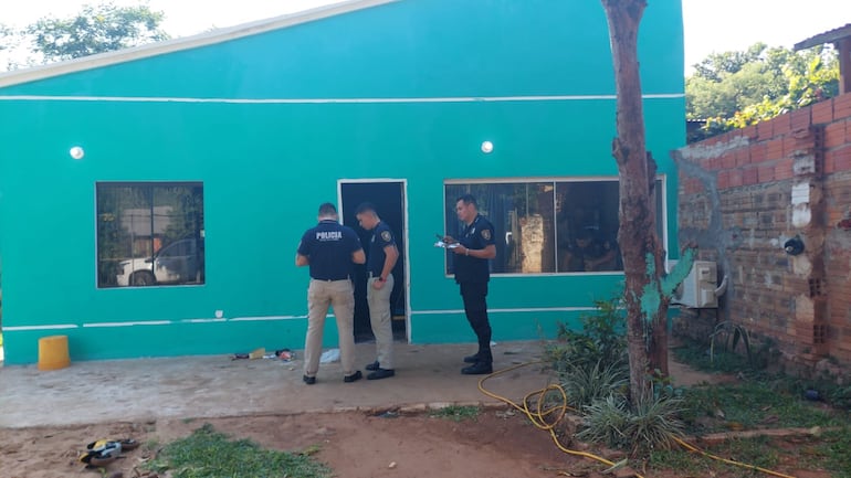 Fachada de la vivienda de Andrea Marlene Guerrero García, víctima de feminicidio en San Lorenzo.