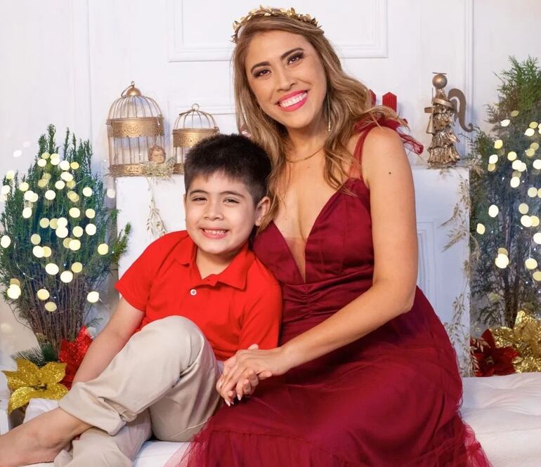 El tierno Elías y su mamá Amalia Cutillo posando para Laura Galeano.