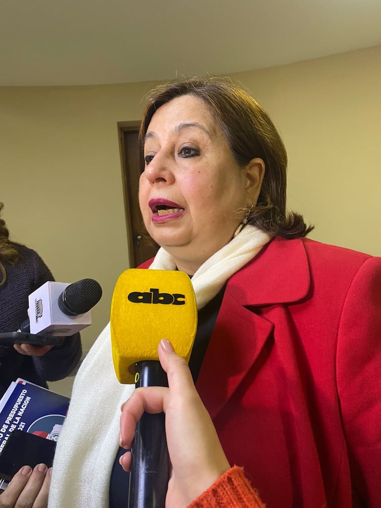 La senadora del Frente Guasu, Esperanza Martínez.