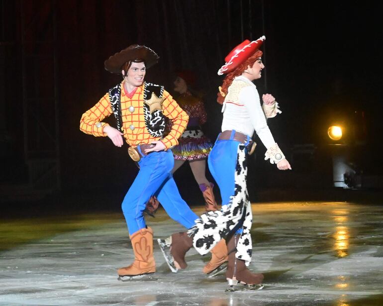 Woody y Jesse de "Toy Story" en otro momento del show.