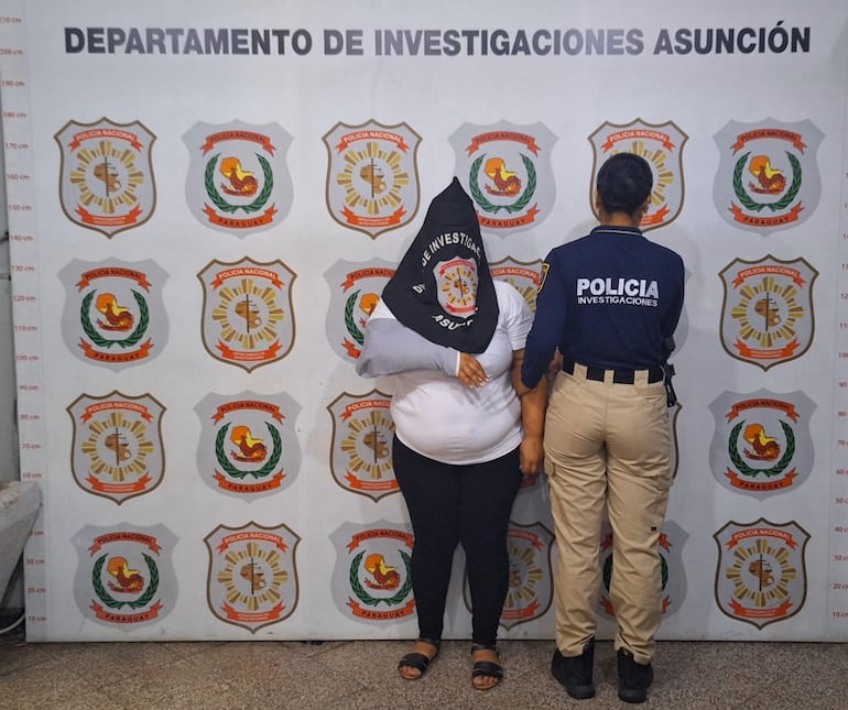 Esta mujer fue detenida por estar vinculada a un supuesto hecho de estafa.