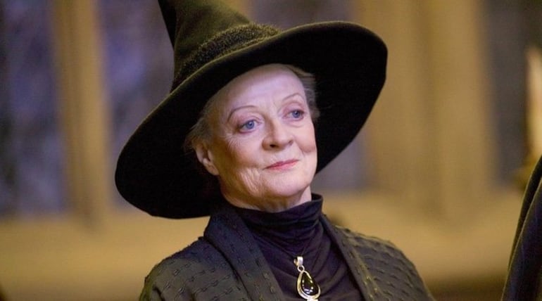 La actriz Maggie Smith, conocida por sus actuaciones en películas de Harry Potter y Downton Abbey, ha fallecido a los 89 años, según ha informado su familia.