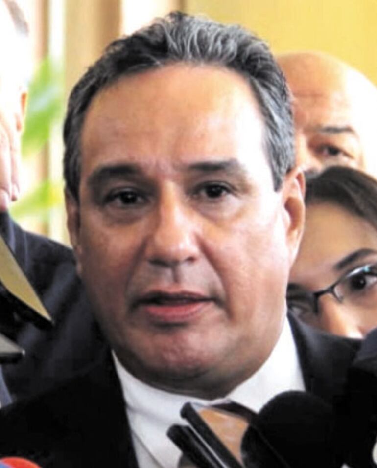 Hugo Javier González (ANR, cartista), gobernador de Central que recibió G. 6.382 millones del fondo de emergencia.