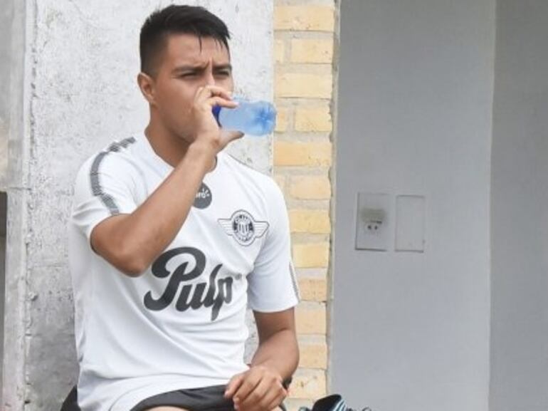 Ángel Cardozo Lucena firmó con Cerro Porteño.