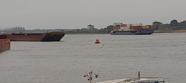 Histórica bajante del río Paraguay impacta en la navegación en la zona de Pilar.