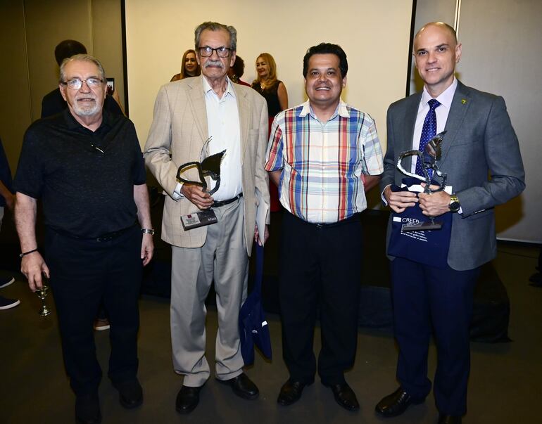 Agustín Carrizosa; Alcibíades González Delvalle, Mariano Bareiro y Javier Battilana.