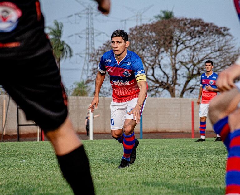 Roberto "Búfalo" Ovelar, el capitán de Patriotas FC de Hernandarias.