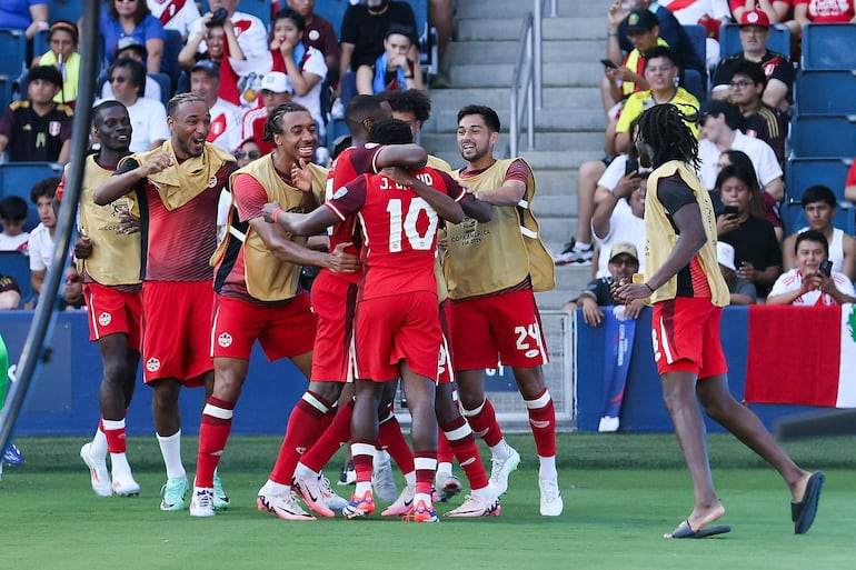 Canadá derrotó a Perú con gol de Jonathan David (10)