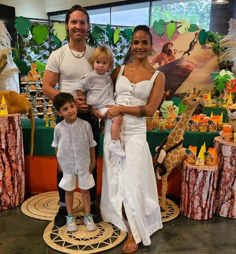 ¡Hermosa familia! Chirola Ruiz Díaz y Anto Volpe con sus hijos Paulo y Piero, en la fiesta de cumple del más peque de la casa.