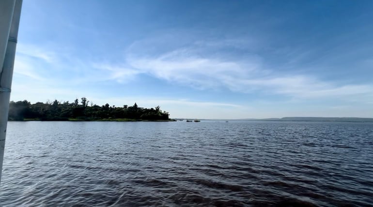 Actualmente las aguas del Lago Ypacaraí no están aptas para el baño por la contaminación.