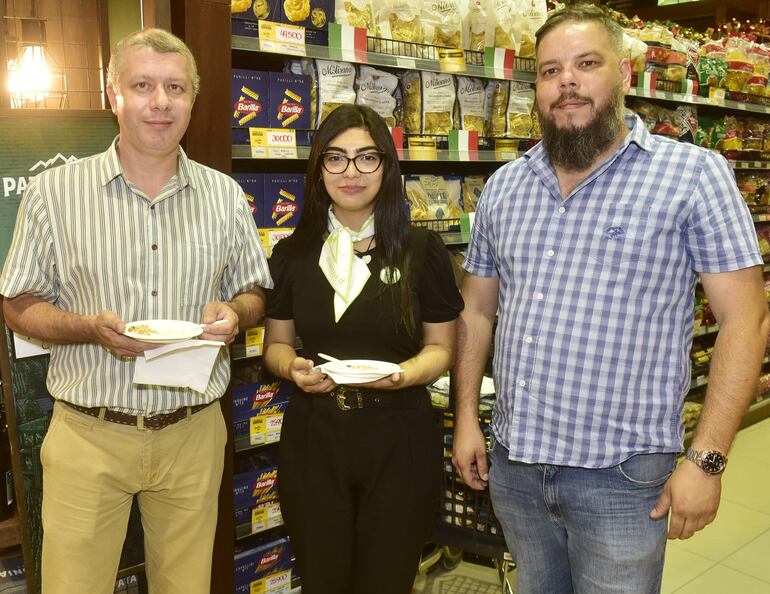 Liborio Cardozo, Liz Núñez y Fernando Limprich.