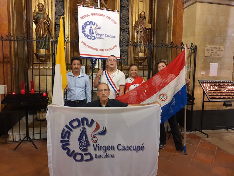 Los paraguayos devotos residentes en toda la comunidad de Catalunya, así como la Comisión Virgen de Caacupé integrada por nuestros compatriotas residentes en Barcelona adscrita a la Basílica de la Mercè, donde se venera la imagen de la Virgen de Caacupé desde 2015, estarán presentes como cada año.