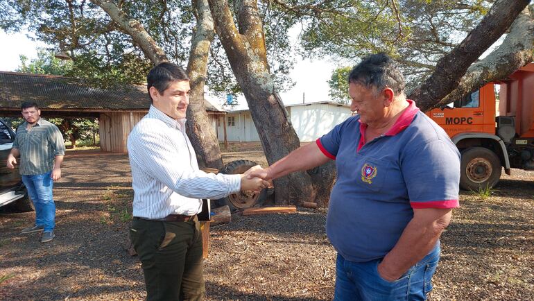 El diputado Benjamín Cantero verificó insitu un campamento del MOPC en Canindeyú donde no tienen combustibles ni repuestos para su flota