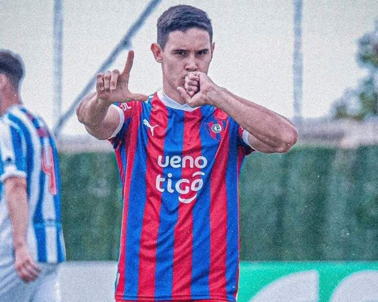 Fernando Raúl Romero González (24 años) tras marcar su gol.