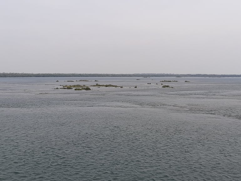 Río Paraná en la zona del Brazo Aña Cuá - Ayolas