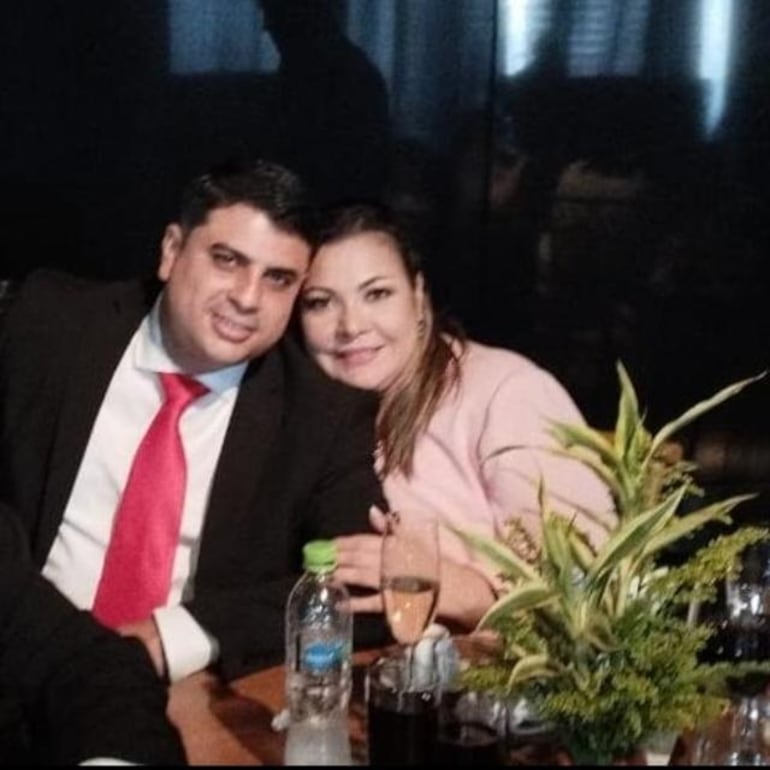 Gustavo Vera Santander y la senadora Zenaida Delgado.