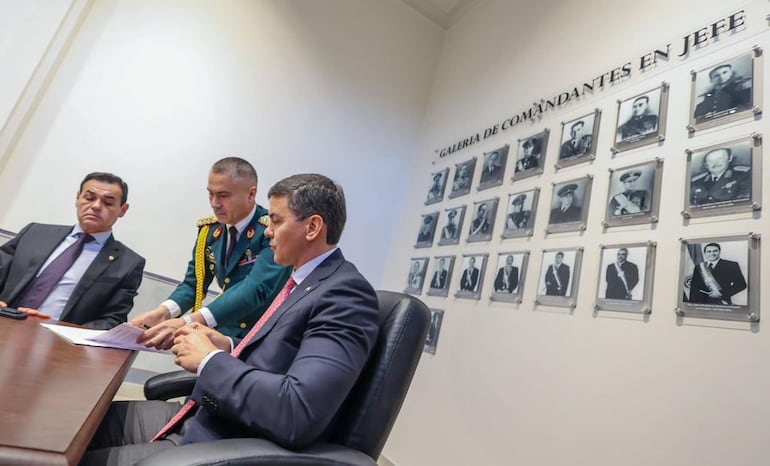 Primera reunión del Consejo Nacional de Defensa Nacional (Codena) con el presidente de la República, Santiago Peña.