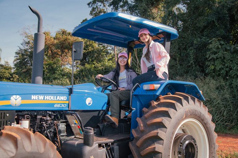 Tape Ruvicha, a través de su marca New Holland, impulsa el trabajo de la mujer en el campo.