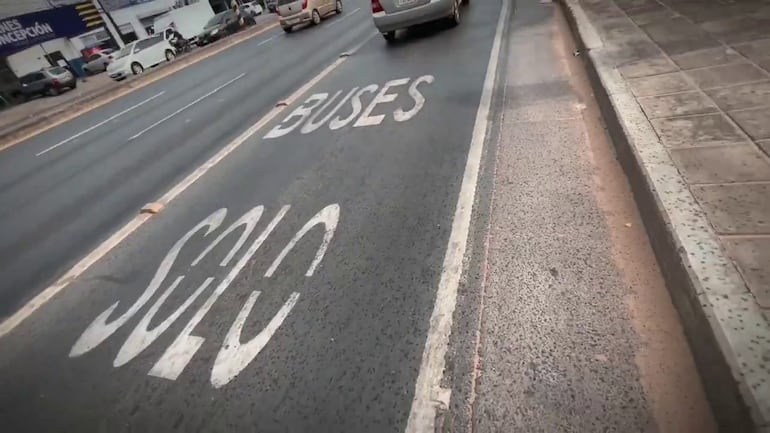 Carril exclusivo para buses sobre la ruta PY03.