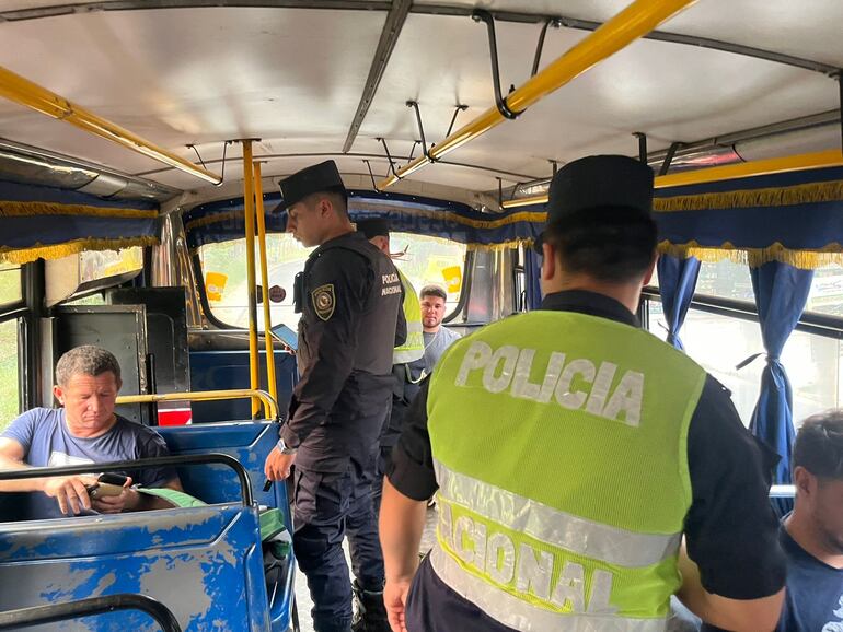 Controles preventivos de la Policía Nacional en San Lorenzo arrojaron ocho detenciones.