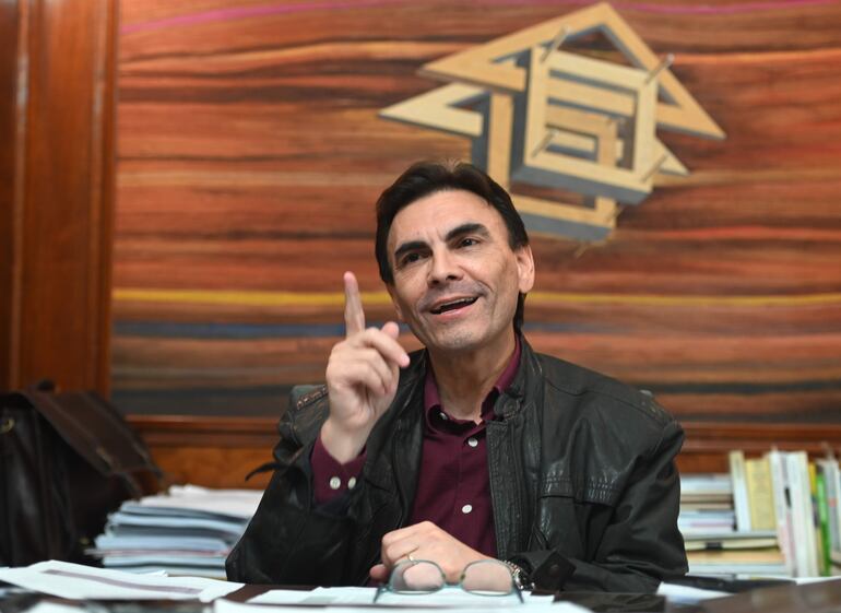 Carlos Pereira, ministro de Urbansimo, sugirió modificar el status de AFD.