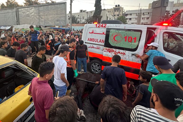 Atacan ambulancia utilizada por “terroristas de Hamás”.