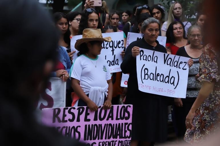 Marcha del 25N en Asunción.