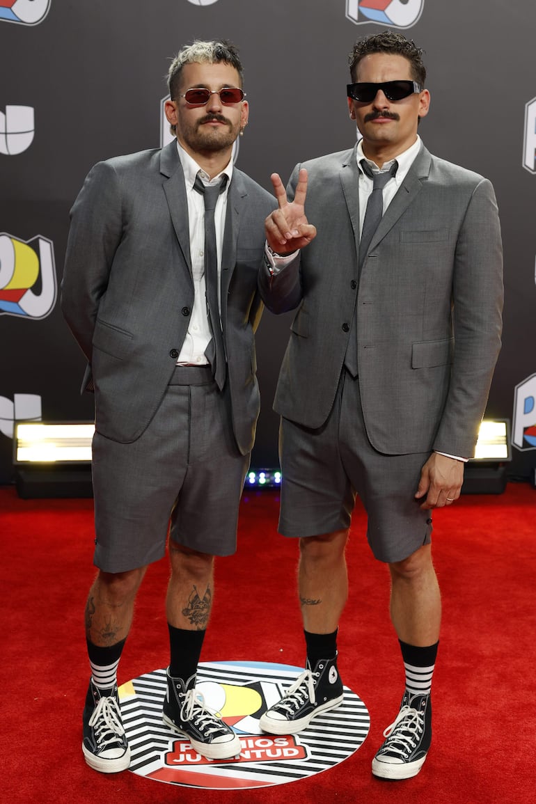 ¡Marcando la diferencia! Mau y Ricky posan en la alfombra roja de los Premios Juventud, en el coliseo José Miguel Agrelot en San Juan (Puerto Rico). (EFE/Thais Llorca)
