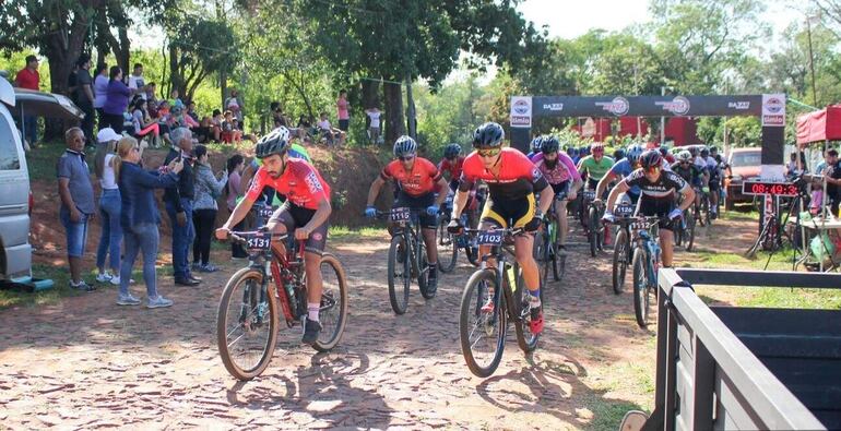 Invitan a participar del campeonato de ciclistas en Carapeguá.